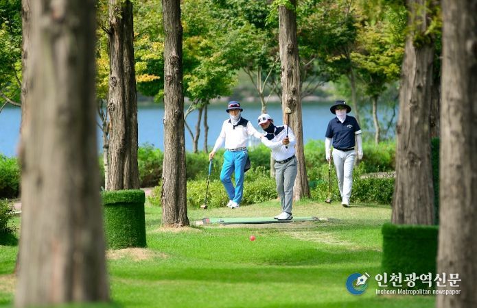 2024 화천 산천어 전국 파크골프 페스티벌 결선 경기가 3일 화천군 하남면 산천어 파크골프장에서 진행되고 있다.