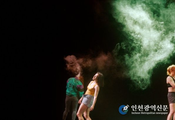 지젤 비엔(Gisèle Vienne) ‘사람들(Crowd)’(©Olivia Bee)