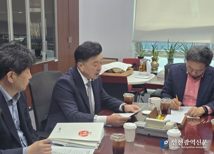 최재구 예산군수 국회 방문 및 지역현안사업 설명 모습