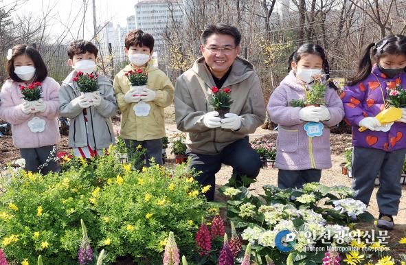 주민참여 100만그루나무심기에 참여한 노원구청장