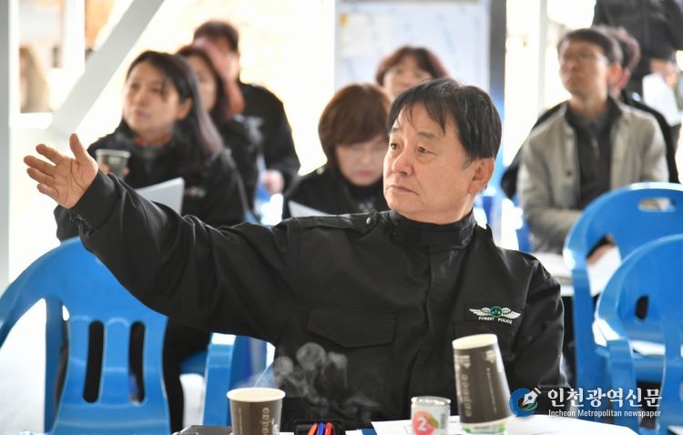 15일 최문순 화천군수가 화천·간동권역 주요 사업현장을 방문해 진행상황을 점검하고 있다.