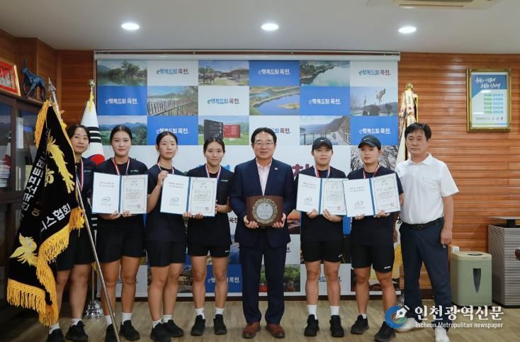 옥천군청 실업팀(정구) 단체전 금메달1, 개인복식 금메달1, 혼합복식 동메달1