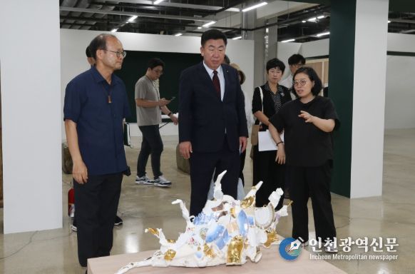 이범석 청주시장, 2025 청주공예비엔날레 준비 현장 점검
