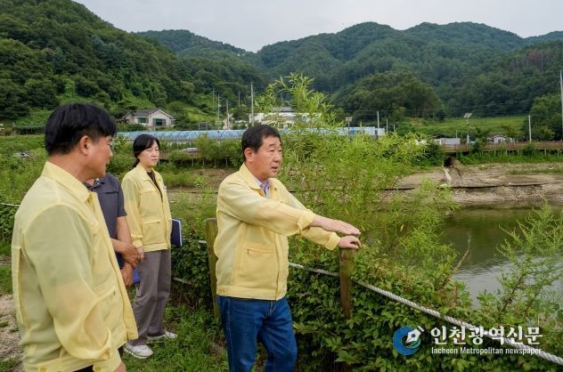 증평군 이재영 군수 저수지 및 소류지 점검(증평 율리 삼기저수지 점검)