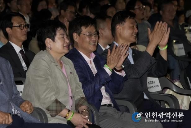 추억의 명곡으로 물든 고궁의 밤 '경희궁 종로음악회'