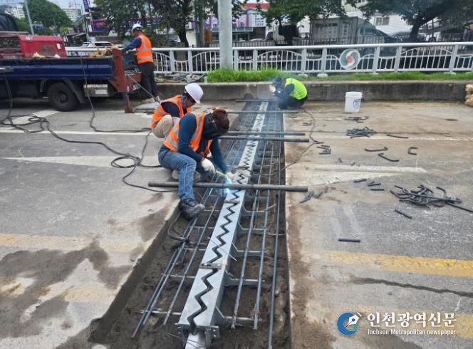 충주시, 추석 앞두고 도로정비 속도…안전한 귀성길 만든다