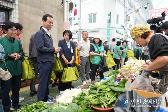 삼성 전통시장 방문한 조병옥 군수