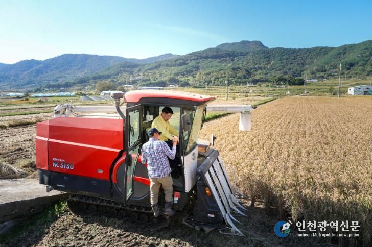고성군, 친환경 벼 재배단지 수확현장 방문