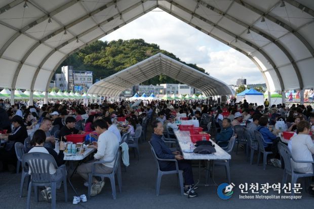 32만명 방문하여 대한민국 최고의 수산물 축제