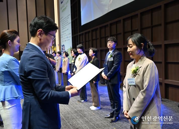 2025 도서관 운영 유공 우수도서관 시상식_청담도서관