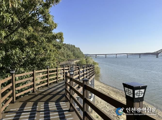 한강변을 따라 산책할 수 있는 행주산성 수변누리길