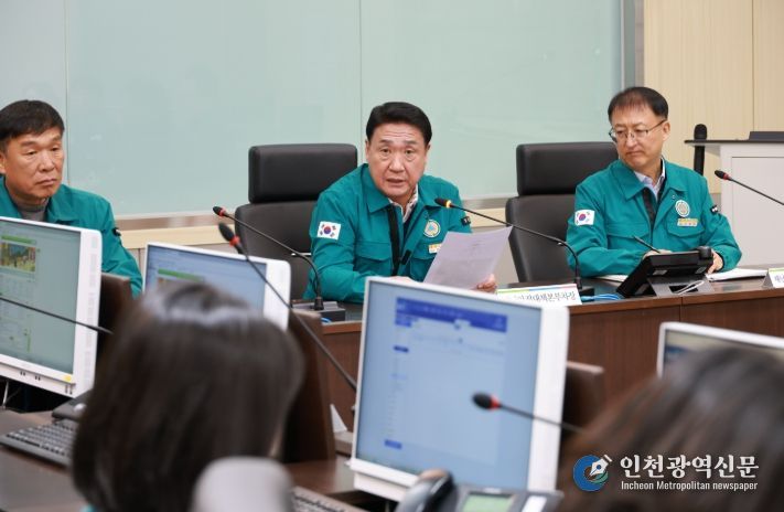 정영철 영동군수 재난안전대책상황실 비상근무 직원들 노고 격려