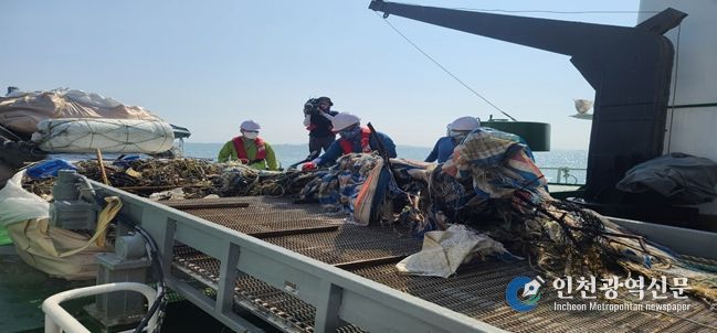 부유쓰레기 수거