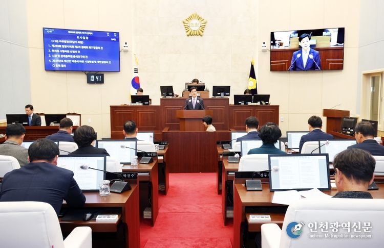 안병구 밀양시장이 28일 제269회 밀양시의회 제2차 정례회 본회의에서 시정연설을 하고 있다.