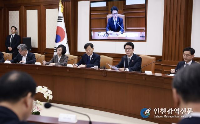 김민석 국무총리가 10일 세종대로 정부서울청사에서 열린 국가정책조정회의를 주재, 모두발언을 하고 있다.(국무조정실)