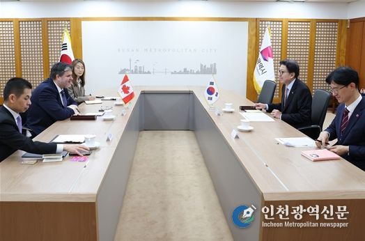 박형준 시장, 필립 라포튠 주한캐나다대사 접견