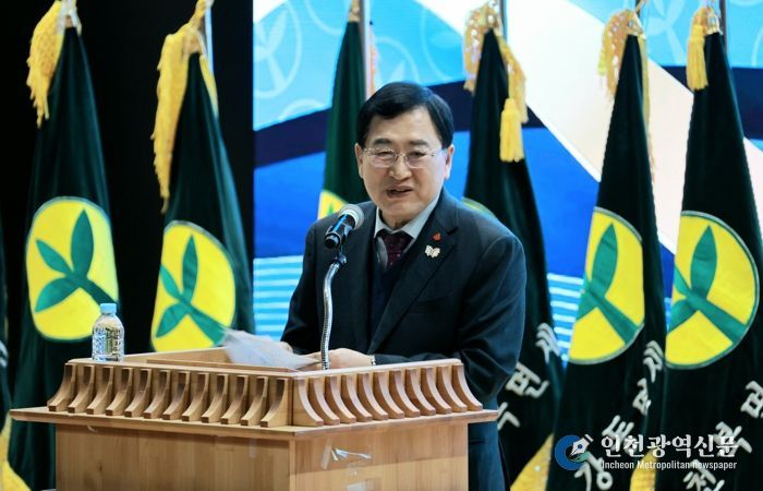 주낙영 경주시장이 19일 화랑마을 기파랑관에서 열린 2025 경주시 새마을지도자대회에서 격려사를 하고 있다