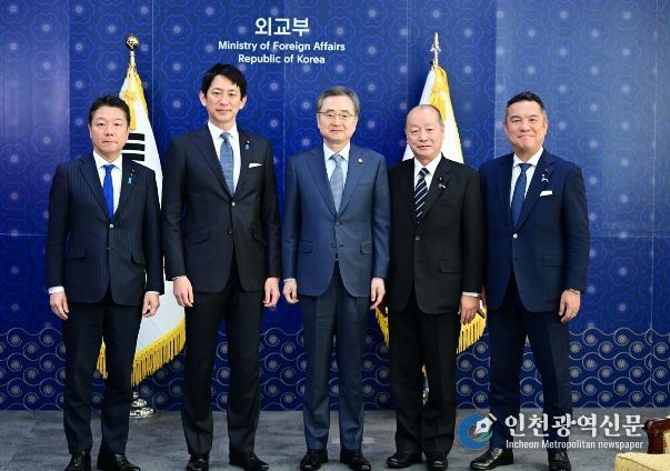 고바야시 자민당 정무조사회장 접견