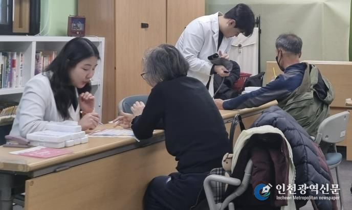 건강 취약계층을 위해 마포구보건소는 찾아가는 건강상담실을 운영하고 있다.