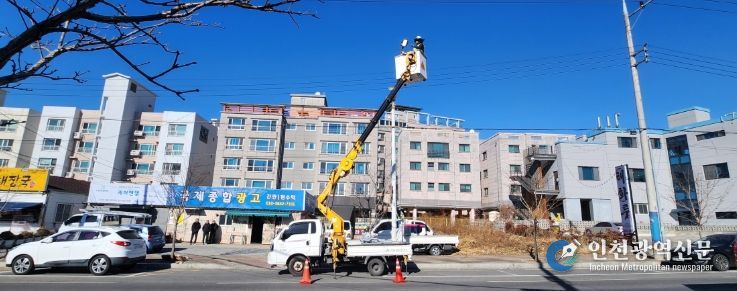 밀양시 자체 보수팀 가로(보안)등 점검 및 보수