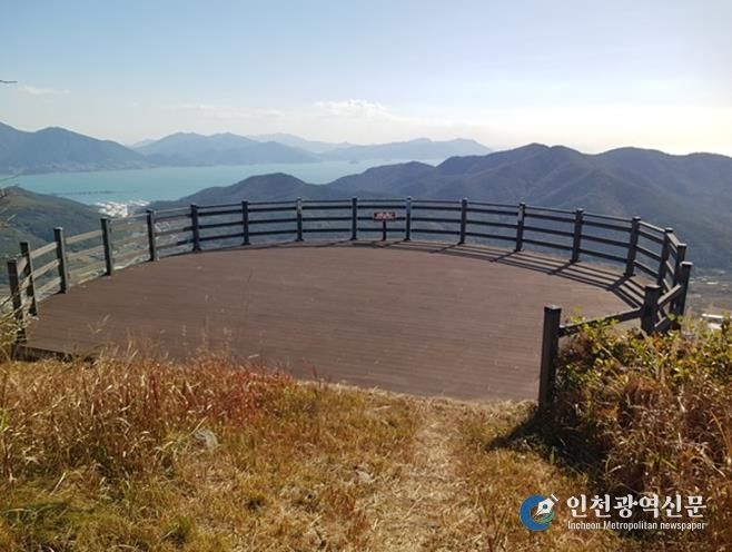 영취산 전망대 전경