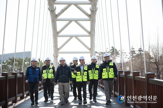 인천시설공단은 20일, 해빙기안전사고 예방을 위하여 청라공원사업단 현장을 대상으로 ‘CEO 주재’ 특별 안전 점검을 실시했다.
