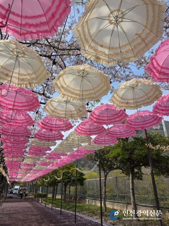 색 포토존 ‘양산의 하늘아래’ 눈길