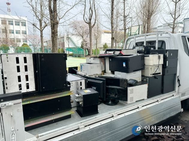 서해5도특별경비단이 기증하는 전산장비들