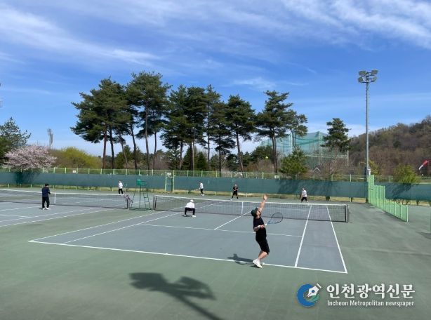 거창군 제46회 종별 선수권 및 제38회 협회장배 테니스대회 성료