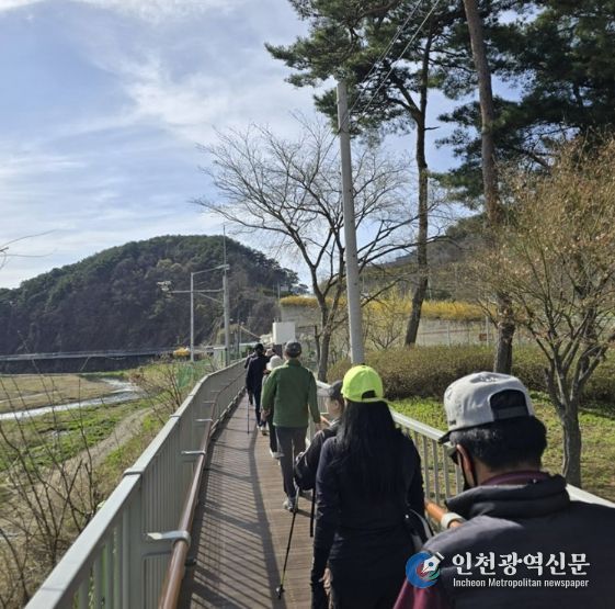 홍천군보건소, 주민 건강 리더 걷기 지도자 2급 10명 배출